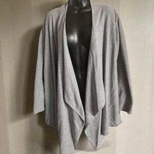 Barefoot Dreams Women's Soft Gray Open Front Poncho.  @aburger3